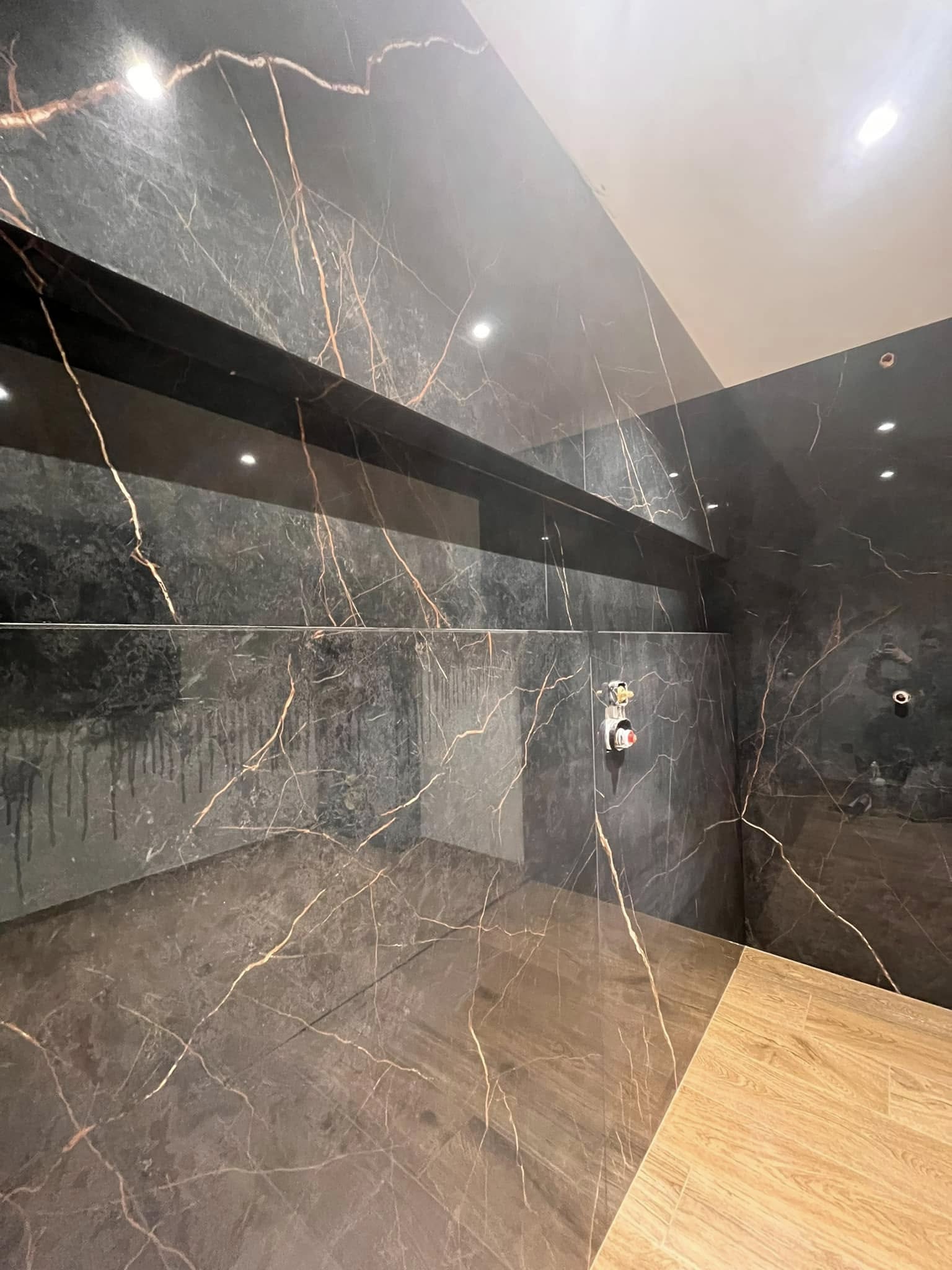Salle de bain rénovée par Warmstone