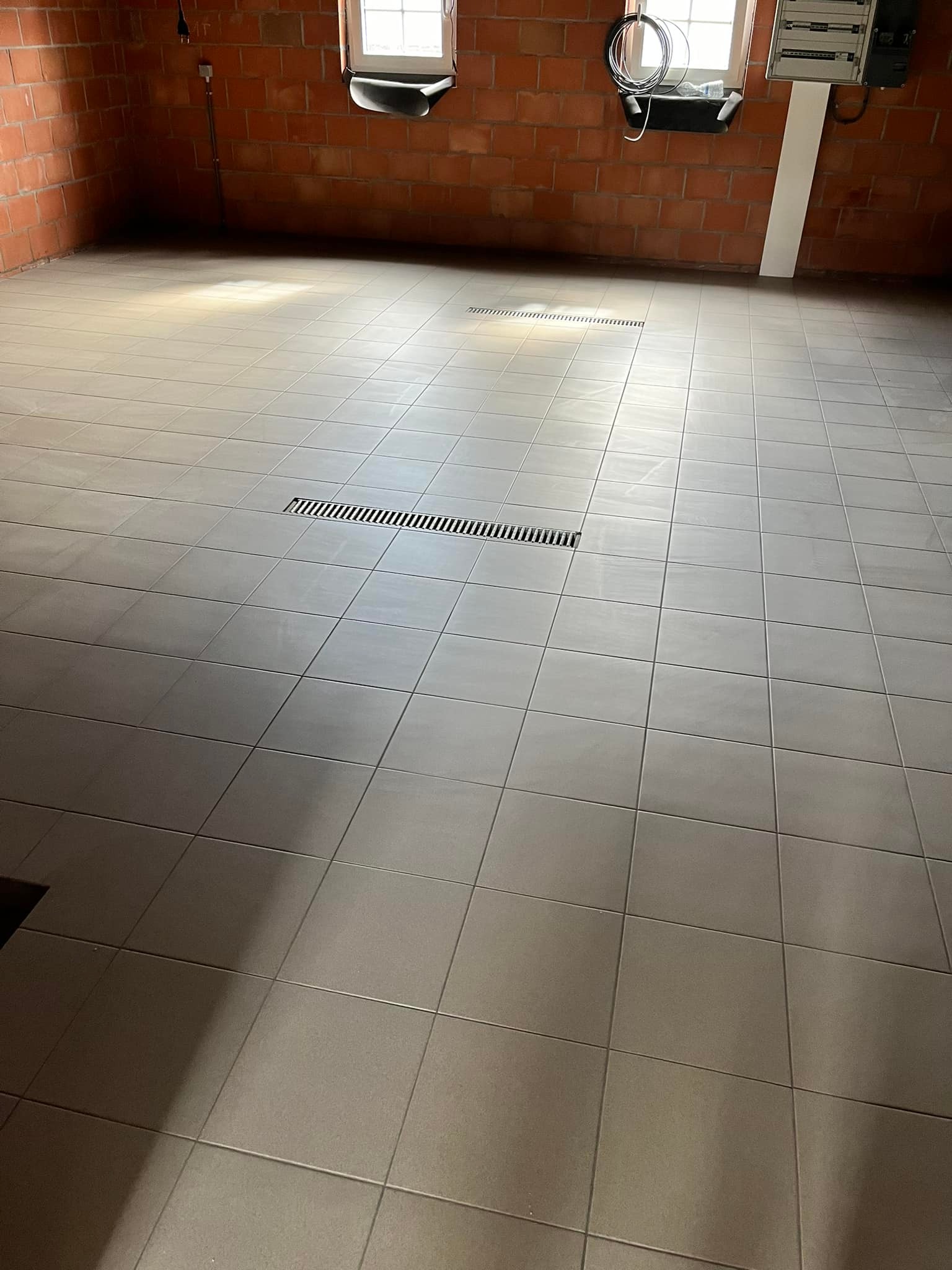 Carrelage sol garage résistant haute performance - Namur