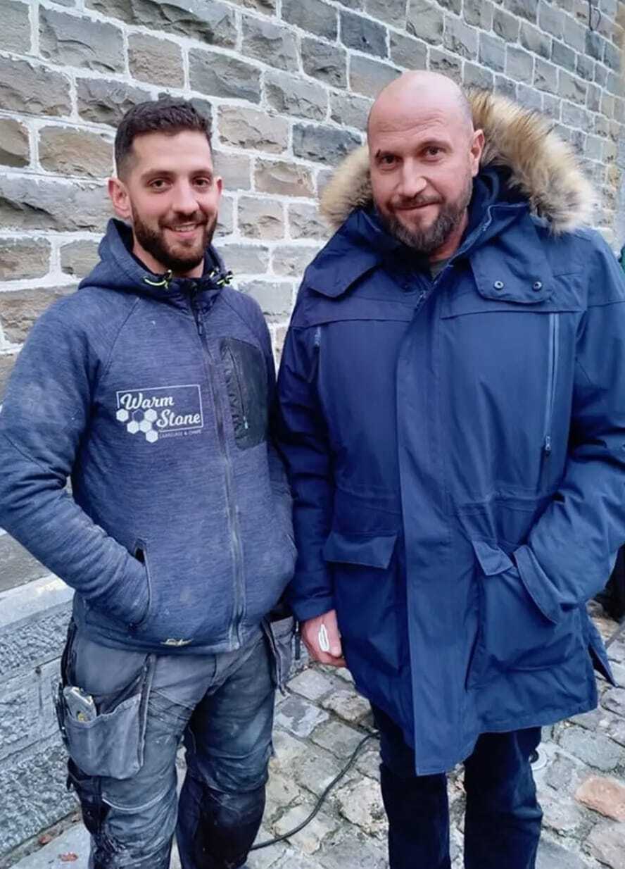 L'équipe Warmstone en pause chantier avec la star belge François Damiens